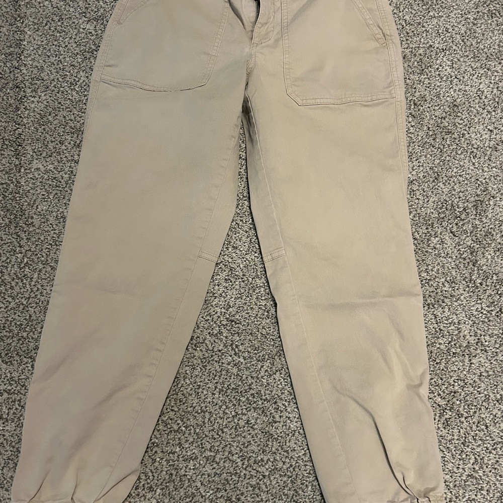 Women’s Tan Cargo Style Pants